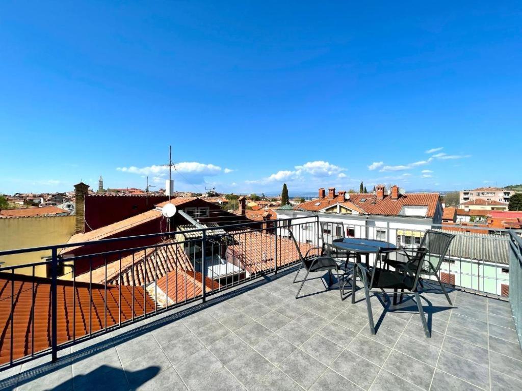 Appartamento Happy Casa Isola Piccola Izola Esterno foto